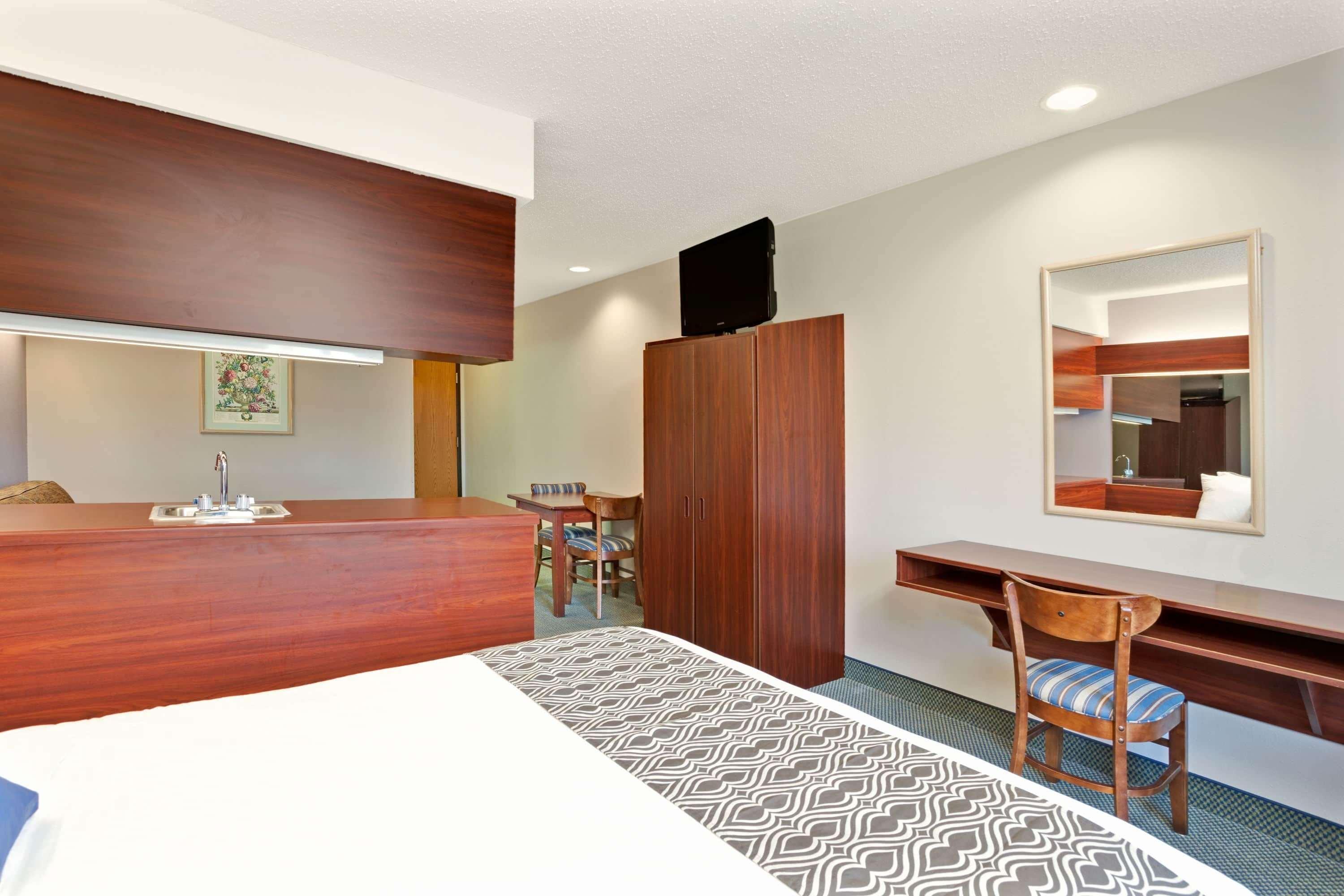 Microtel Inn & Suites By Wyndham Detroit Roseville Esterno foto