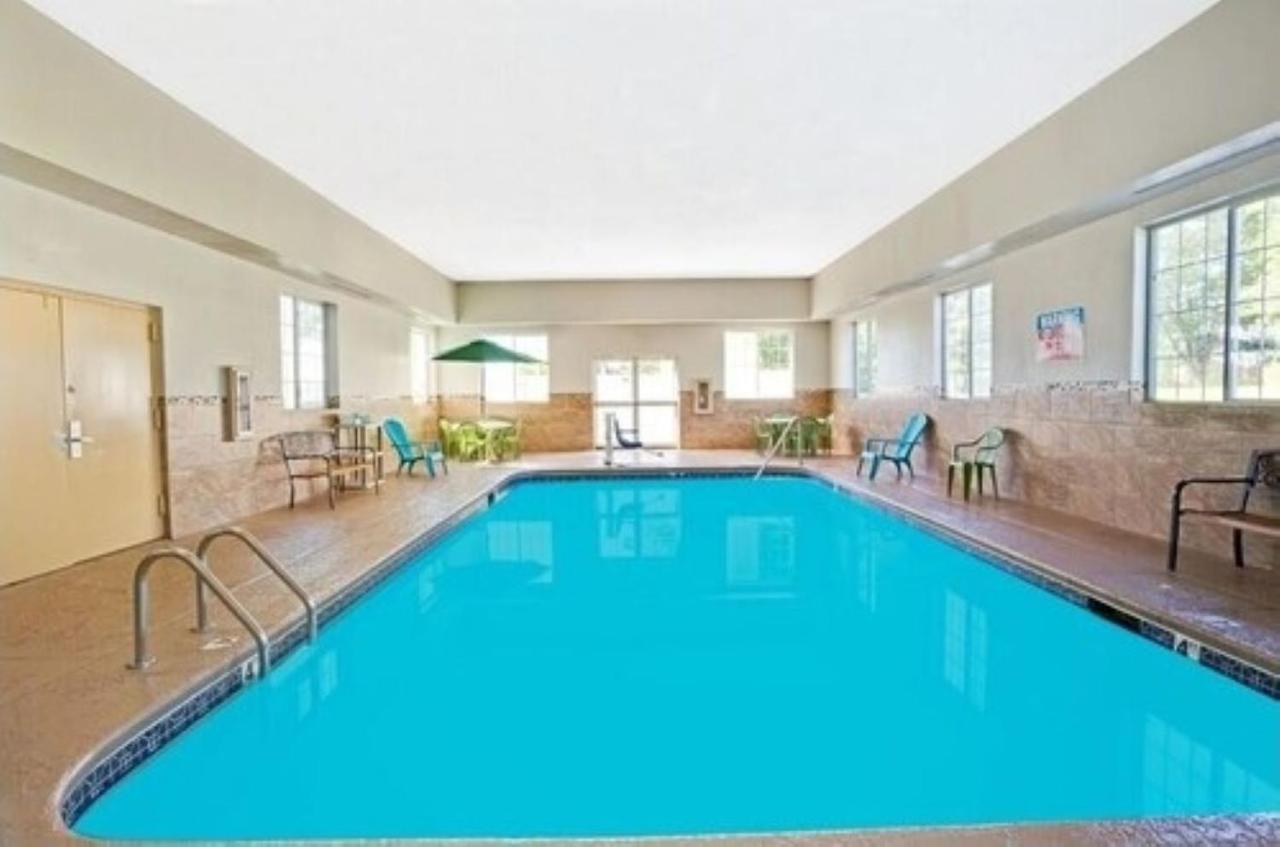 Microtel Inn & Suites By Wyndham Detroit Roseville Esterno foto