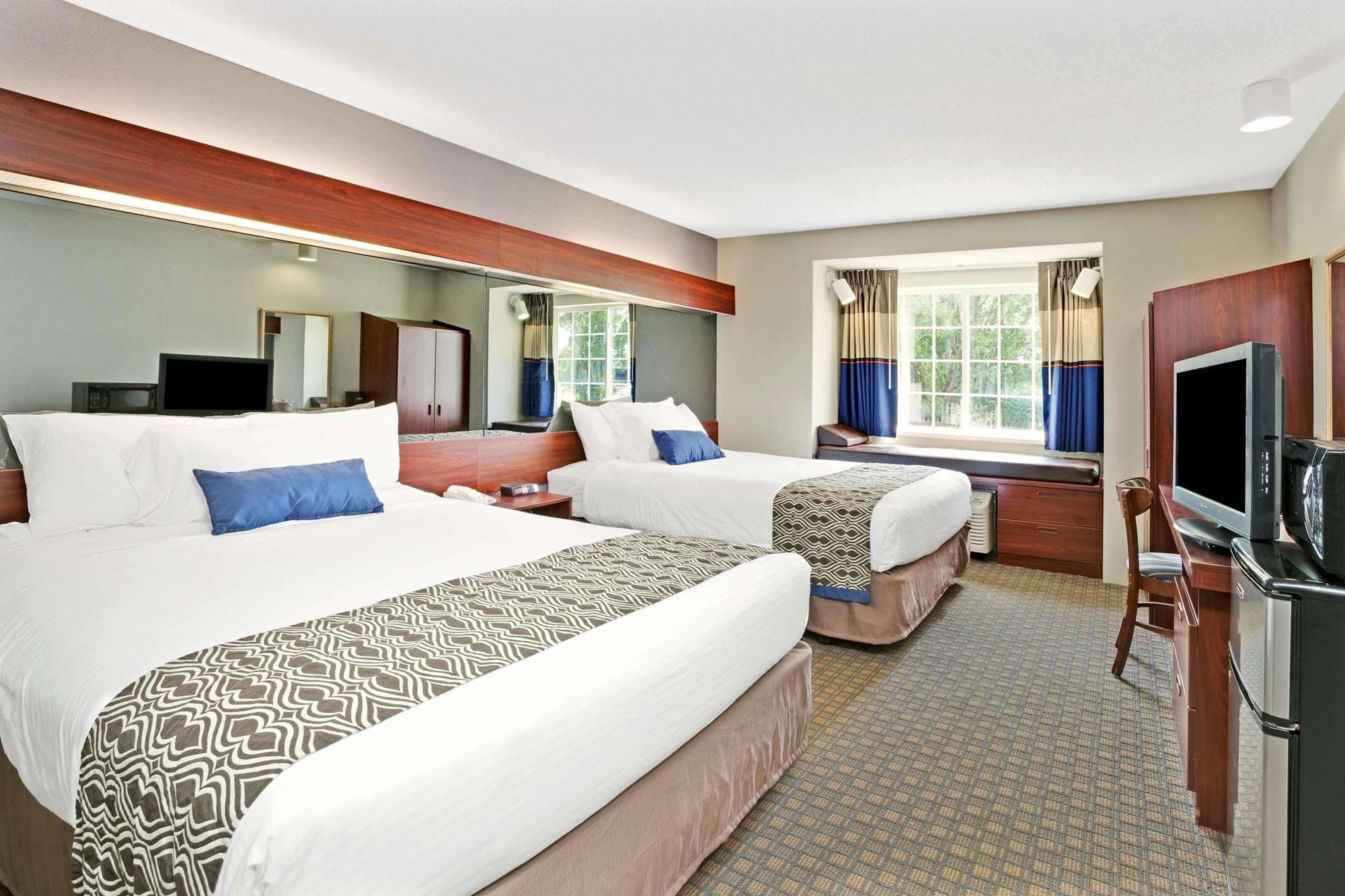 Microtel Inn & Suites By Wyndham Detroit Roseville Esterno foto