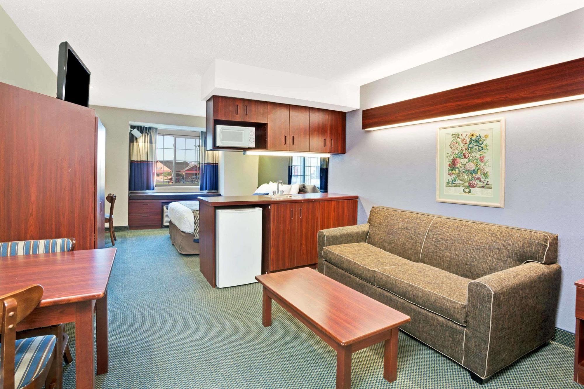Microtel Inn & Suites By Wyndham Detroit Roseville Esterno foto